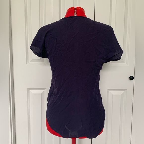 Aritzia Babaton 100% silk purple top size XS - Picture 4 of 7